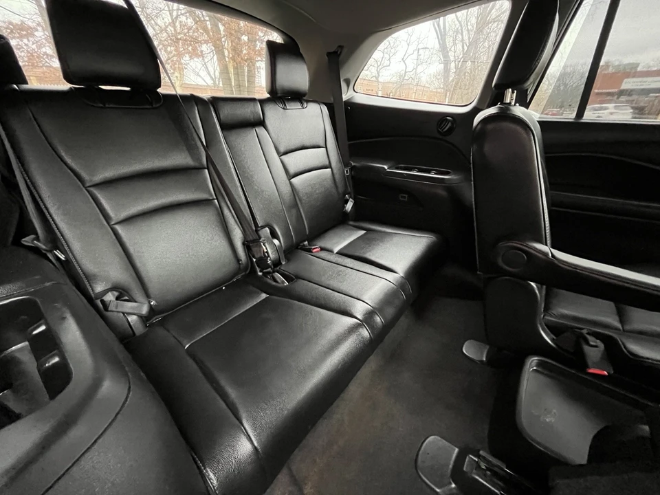 2017 Honda Pilot 3rd Gen - Image 9 of 20