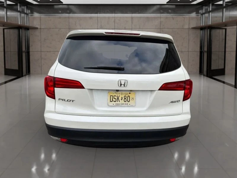 2017 Honda Pilot 3rd Gen - Image 7 of 12