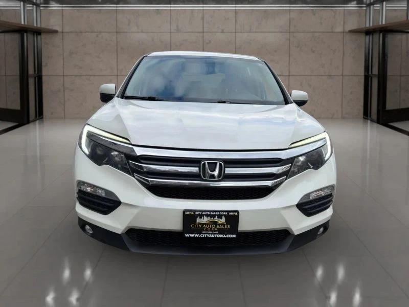 2017 Honda Pilot 3rd Gen - Image 2 of 12
