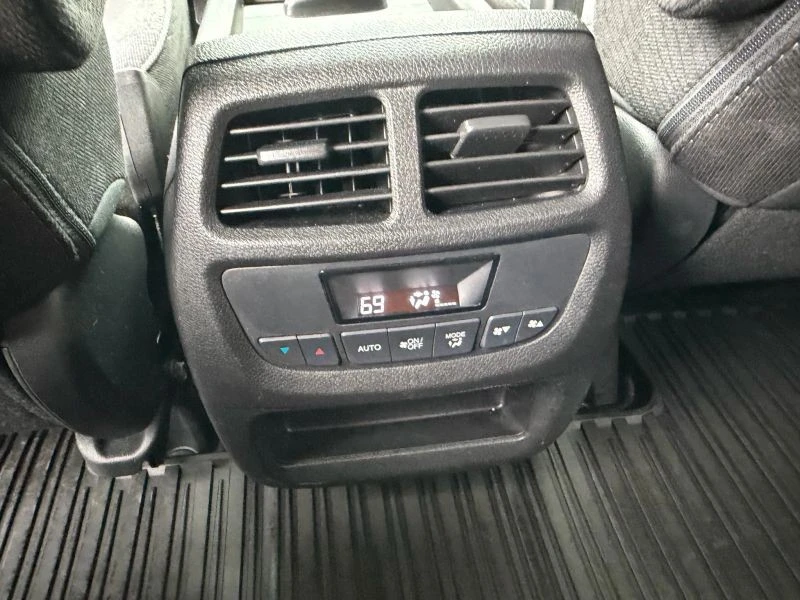 2017 Honda Pilot 3rd Gen - Image 11 of 12