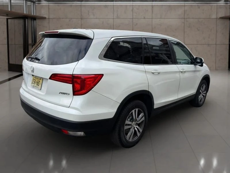 2017 Honda Pilot 3rd Gen - Image 5 of 12