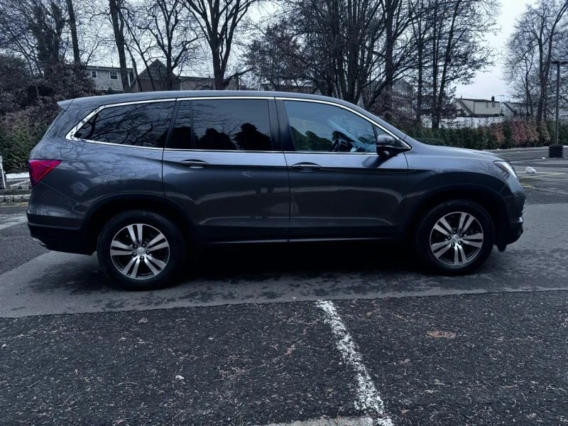 2017 Honda Pilot 3rd Gen - Image 8 of 12