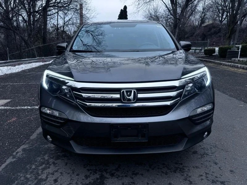 2017 Honda Pilot 3rd Gen - Image 2 of 12