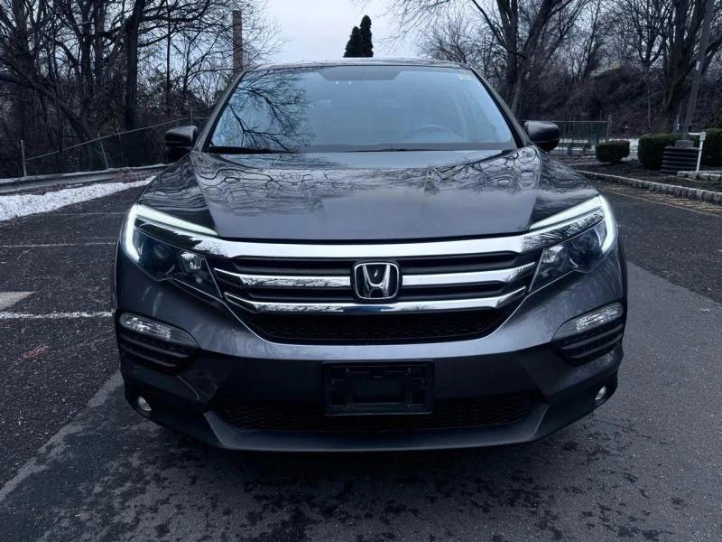 2017 Honda Pilot 3rd Gen - Image 2 of 12