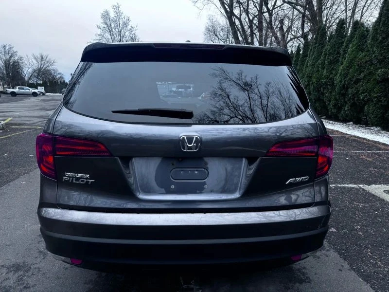 2017 Honda Pilot 3rd Gen - Image 6 of 12
