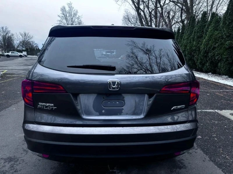 2017 Honda Pilot 3rd Gen - Image 6 of 12