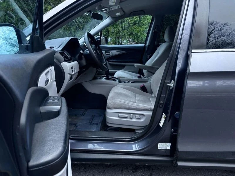 2017 Honda Pilot 3rd Gen - Image 10 of 12