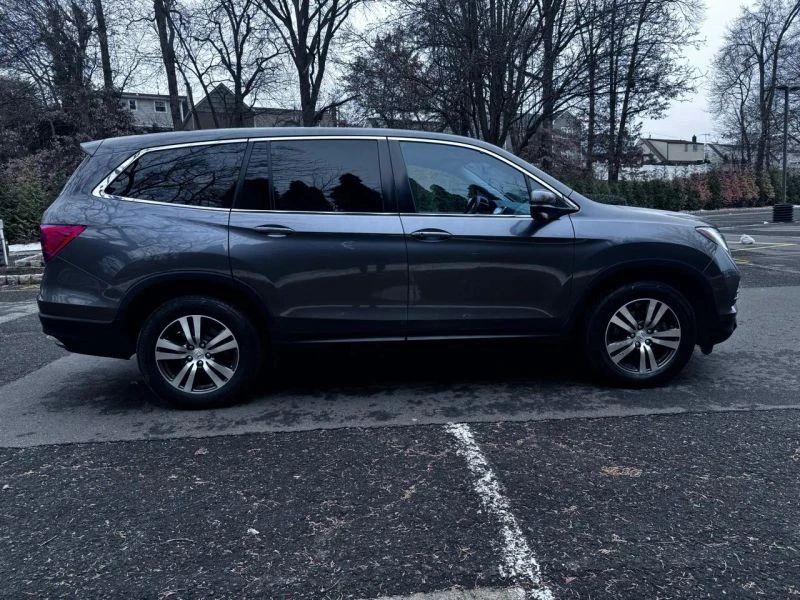 2017 Honda Pilot 3rd Gen - Image 8 of 12