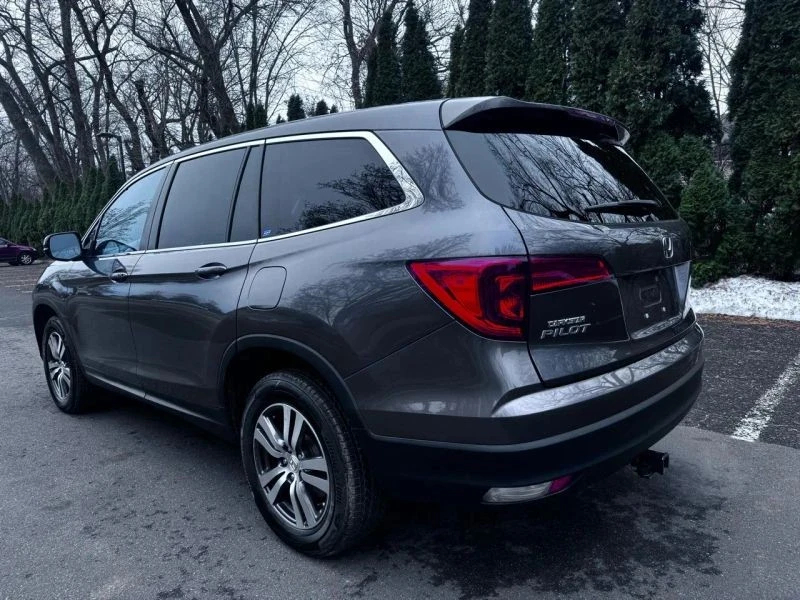 2017 Honda Pilot 3rd Gen - Image 5 of 12