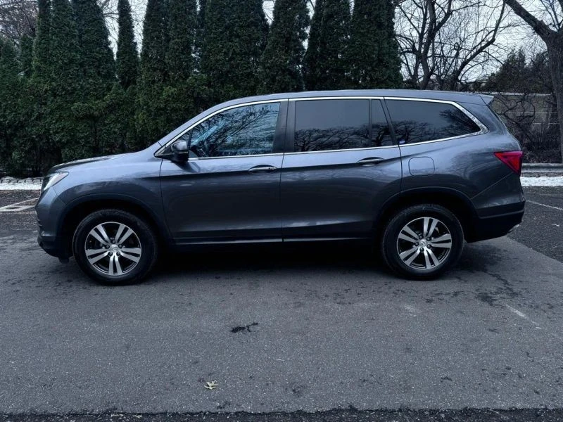 2017 Honda Pilot 3rd Gen - Image 4 of 12