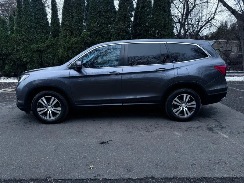 2017 Honda Pilot 3rd Gen - Image 4 of 12