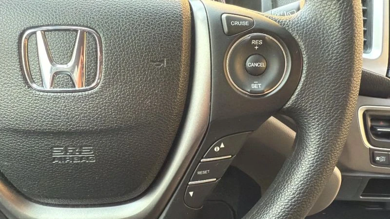 2017 Honda Pilot 3rd Gen - Image 11 of 12
