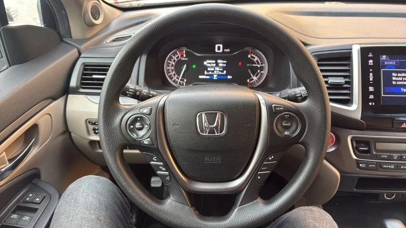 2017 Honda Pilot 3rd Gen - Image 10 of 12
