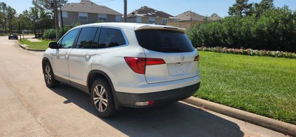 2017 Honda Pilot 3rd Gen - Image 4 of 11