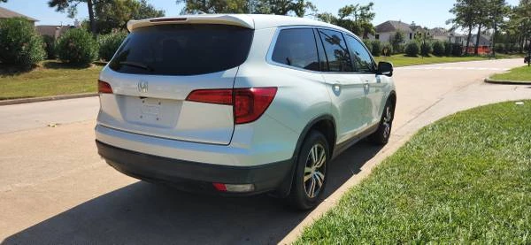 2017 Honda Pilot 3rd Gen - Image 5 of 11