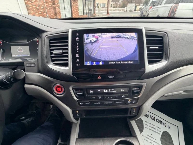2017 Honda Pilot 3rd Gen - Image 7 of 12
