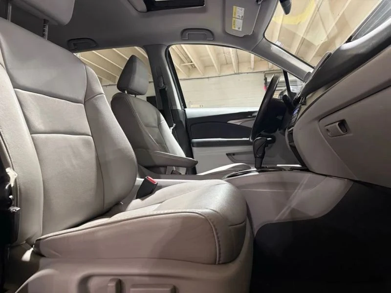 2017 Honda Pilot 3rd Gen - Image 11 of 12