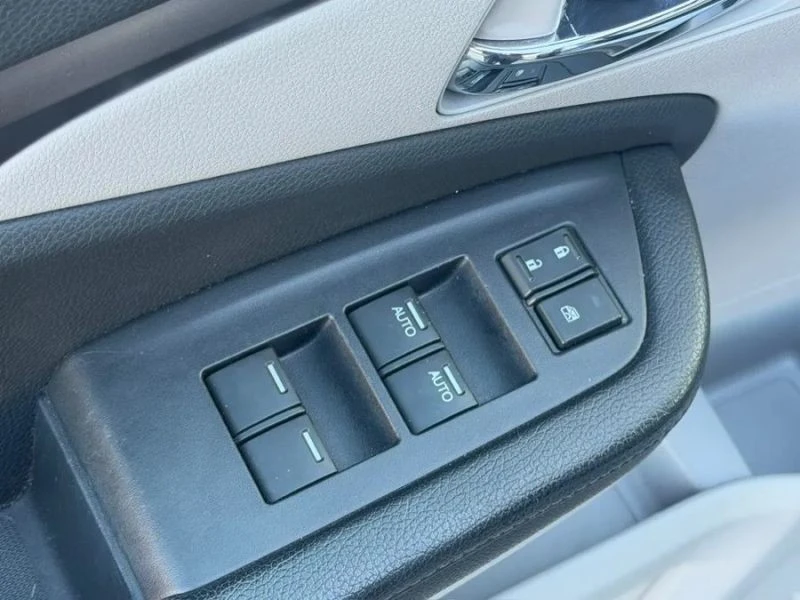 2017 Honda Pilot 3rd Gen - Image 10 of 12