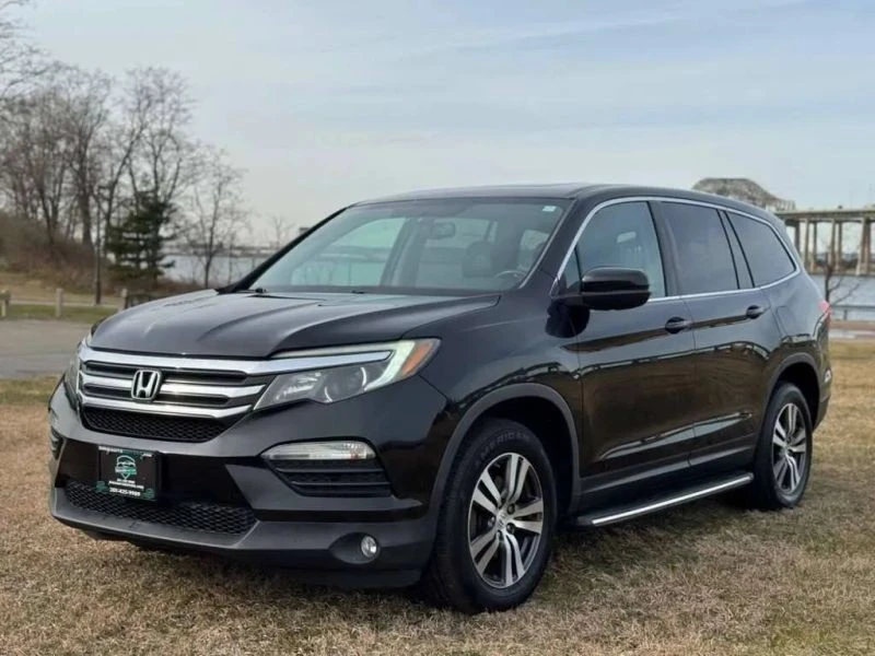 2017 Honda Pilot 3rd Gen - Image 3 of 12