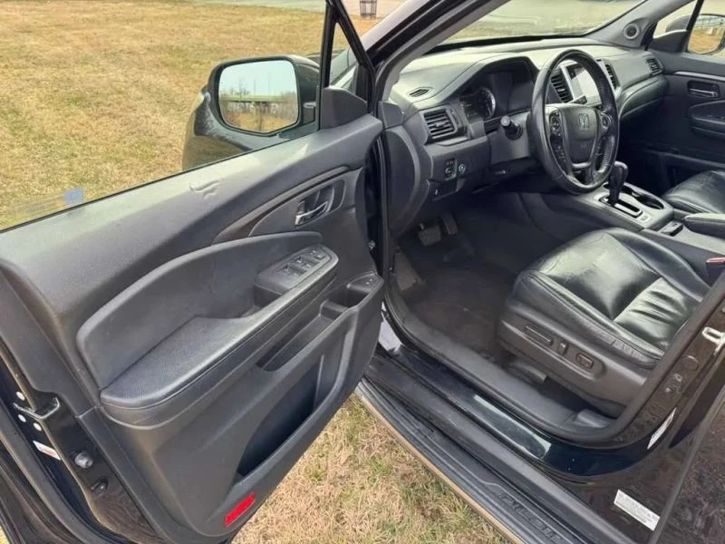 2017 Honda Pilot 3rd Gen - Image 9 of 12