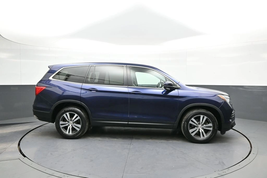 2017 Honda Pilot 3rd Gen - Image 5 of 12