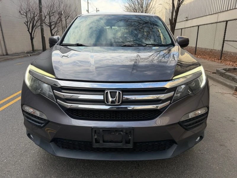 2017 Honda Pilot 3rd Gen - Image 2 of 12