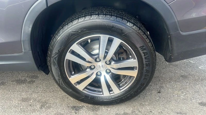 2017 Honda Pilot 3rd Gen - Image 11 of 12