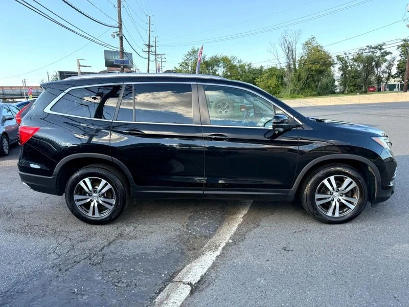 2017 Honda Pilot 3rd Gen - Image 4 of 12