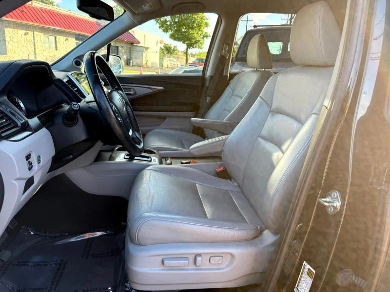 2017 Honda Pilot 3rd Gen - Image 9 of 12