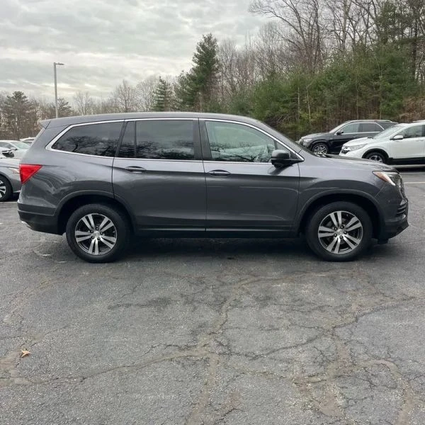 2017 Honda Pilot 3rd Gen - Image 6 of 12