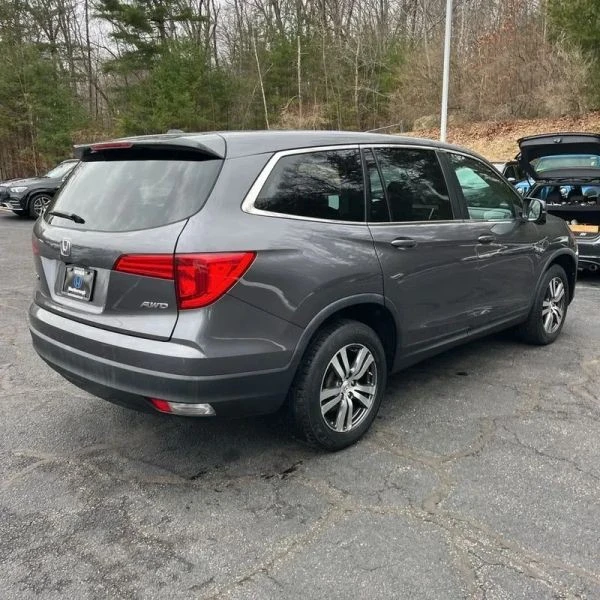 2017 Honda Pilot 3rd Gen - Image 5 of 12