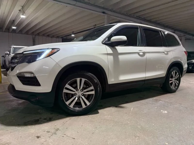 2017 Honda Pilot 3rd Gen - Image 2 of 12