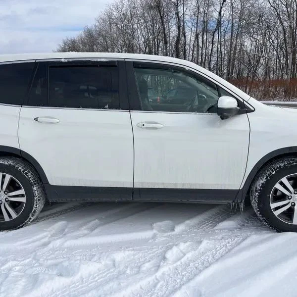 2017 Honda Pilot 3rd Gen - Image 11 of 12