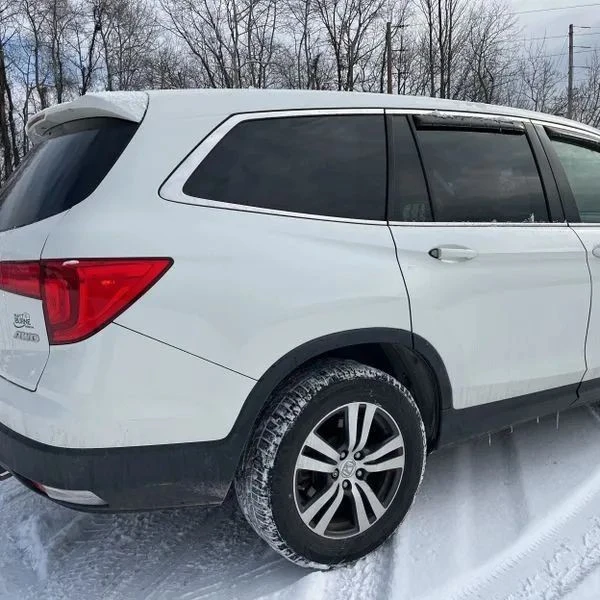 2017 Honda Pilot 3rd Gen - Image 9 of 12