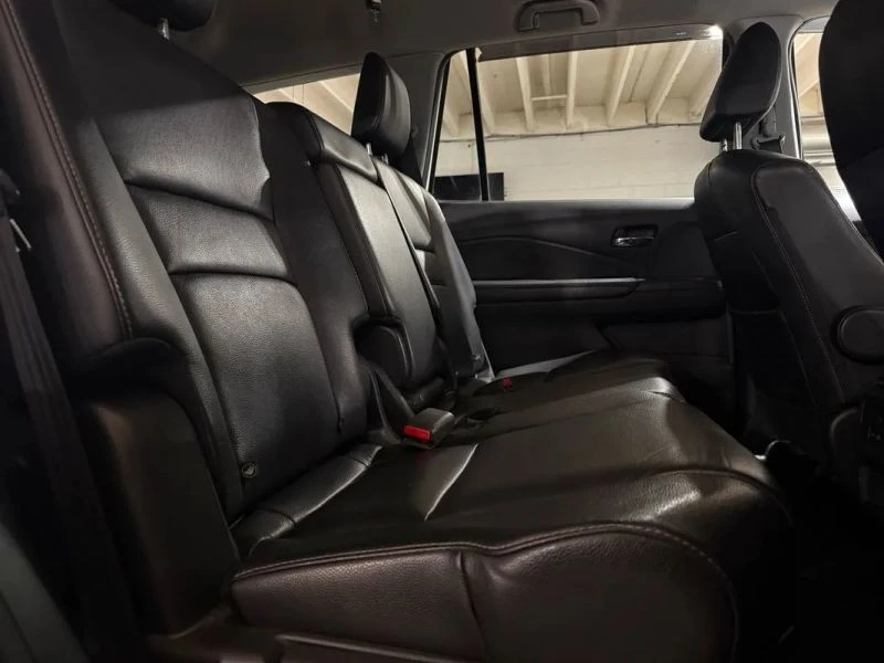 2017 Honda Pilot 3rd Gen - Image 11 of 12