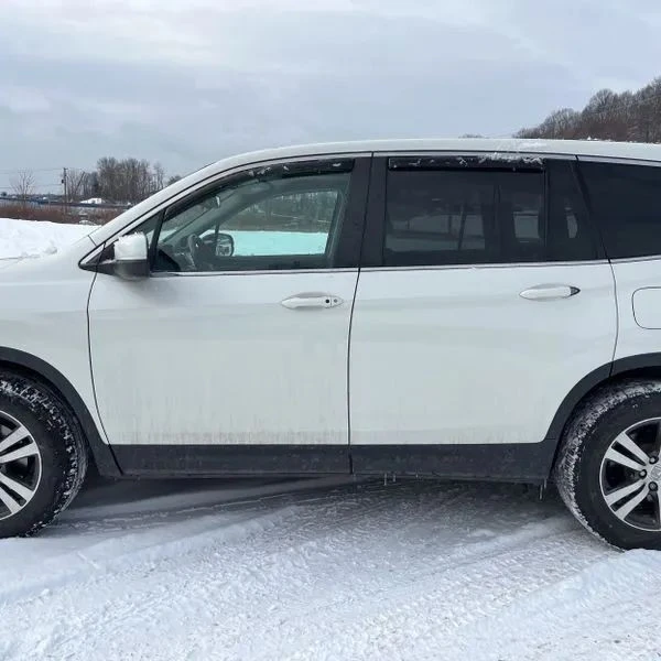 2017 Honda Pilot 3rd Gen - Image 4 of 12