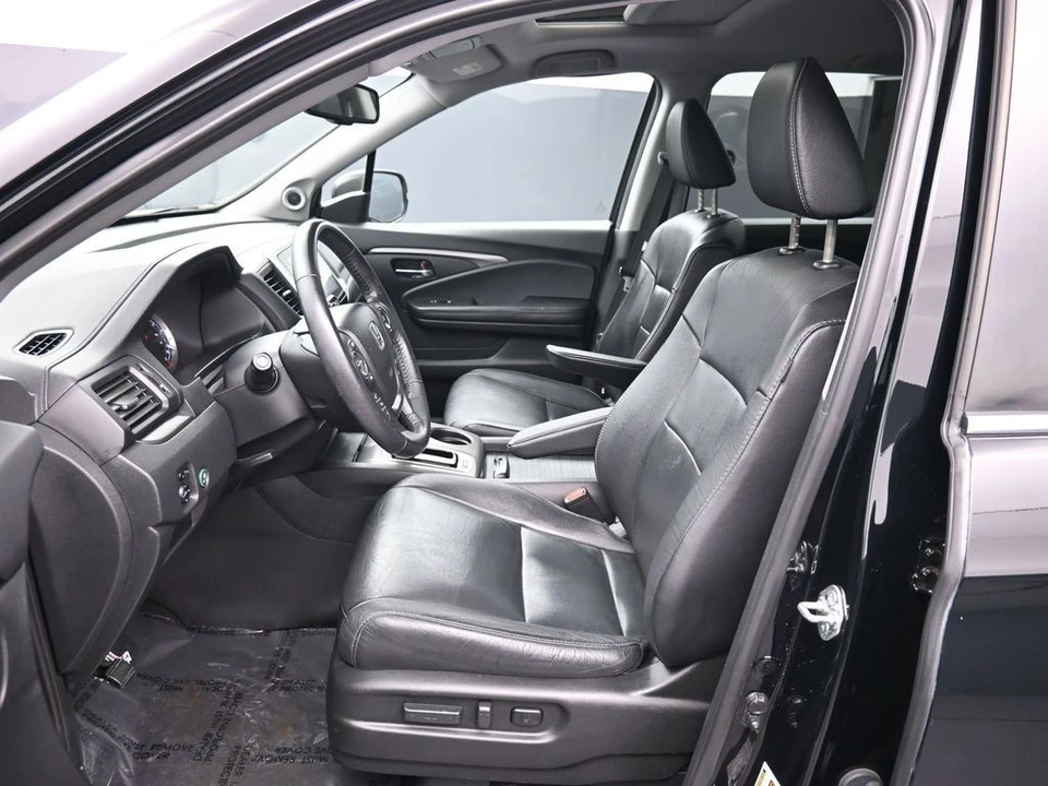 2017 Honda Pilot 3rd Gen - Image 19 of 21