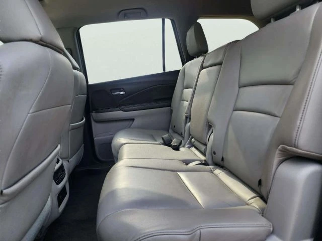 2017 Honda Pilot 3rd Gen - Image 13 of 21
