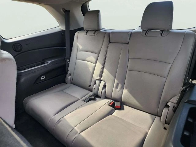 2017 Honda Pilot 3rd Gen - Image 17 of 21