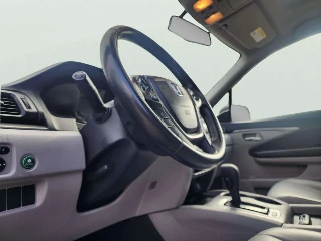2017 Honda Pilot 3rd Gen - Image 10 of 21