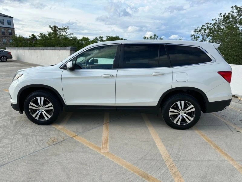 2017 Honda Pilot 3rd Gen - Image 10 of 12
