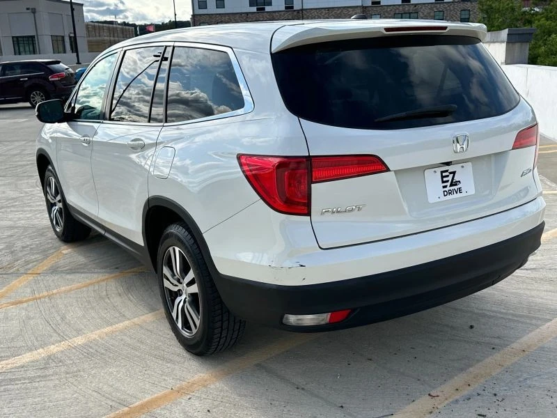 2017 Honda Pilot 3rd Gen - Image 9 of 12
