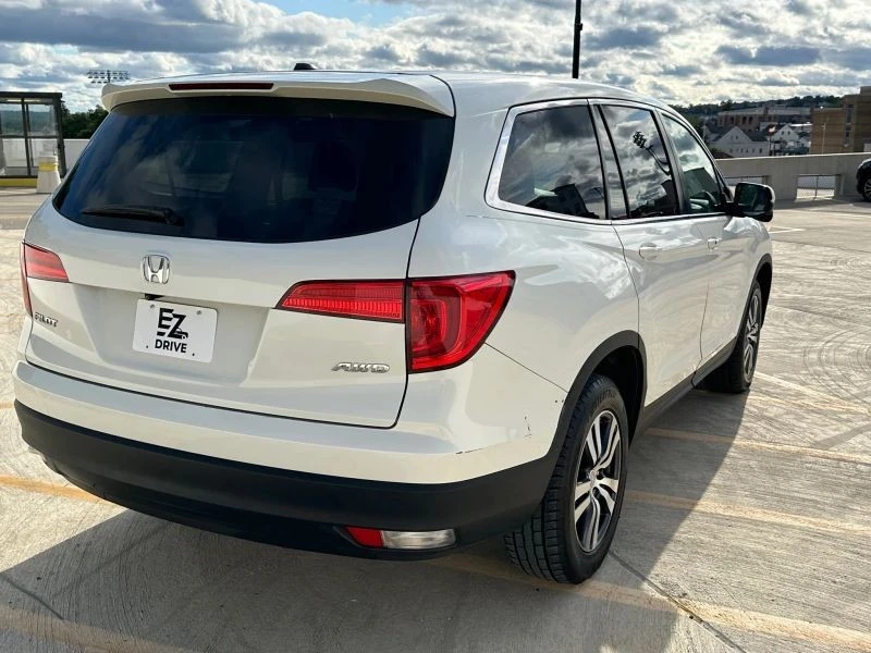 2017 Honda Pilot 3rd Gen - Image 3 of 12
