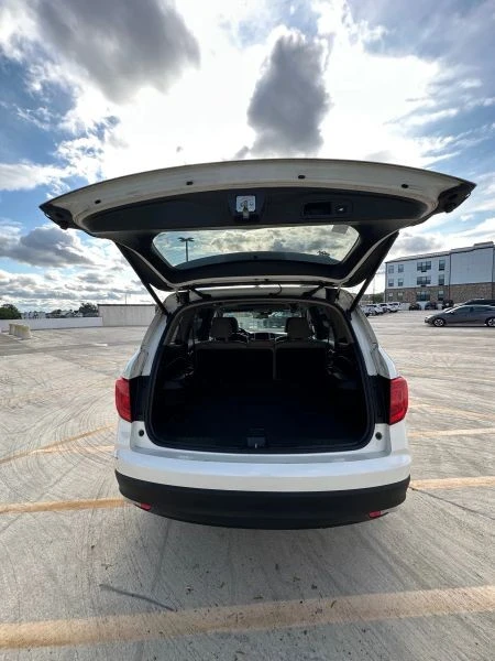 2017 Honda Pilot 3rd Gen - Image 5 of 12