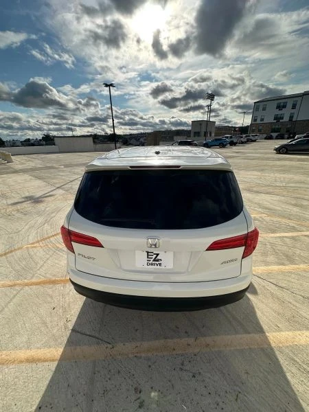 2017 Honda Pilot 3rd Gen - Image 4 of 12