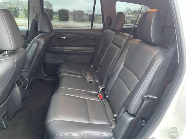 2017 Honda Pilot 3rd Gen - Image 10 of 10