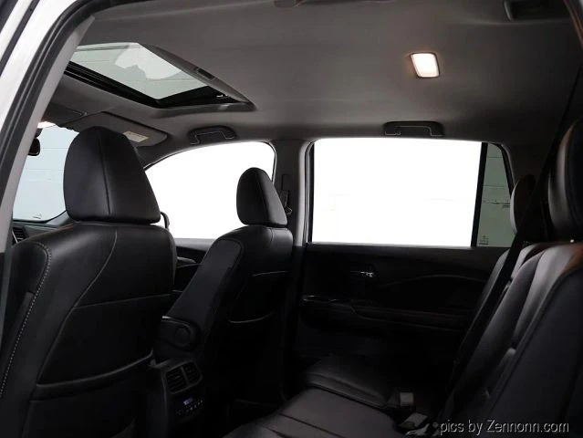 2017 Honda Pilot 3rd Gen - Image 15 of 21