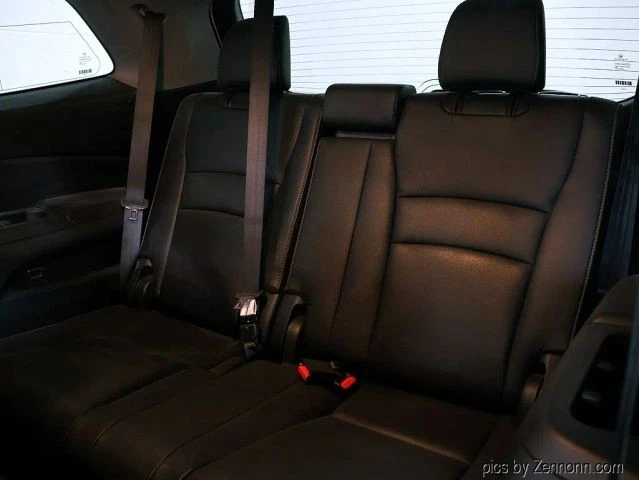 2017 Honda Pilot 3rd Gen - Image 14 of 21