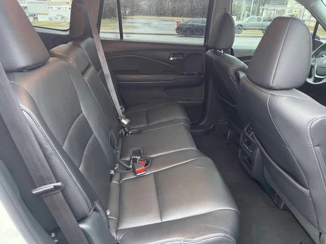 2017 Honda Pilot 3rd Gen - Image 9 of 10