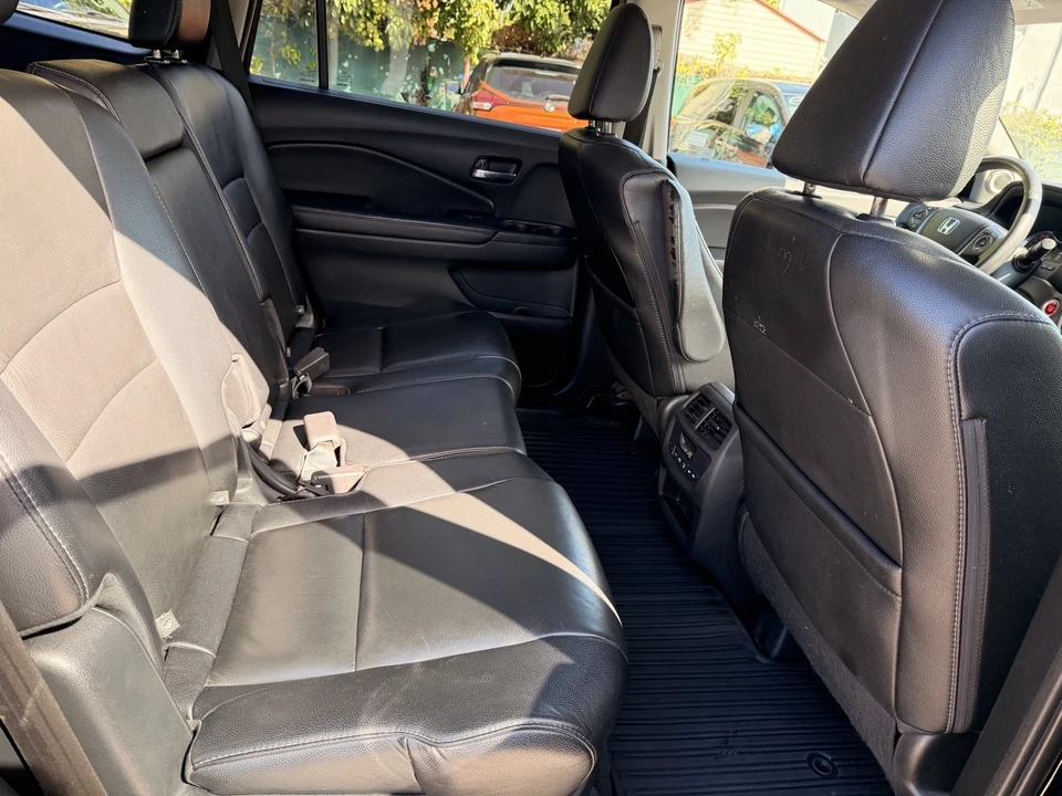 2017 Honda Pilot 3rd Gen - Image 14 of 20
